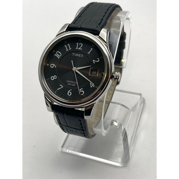 Timex Mens Indiglo Watch 35mm New Battery New Italian Leather Band WR 50M Date - Picture 5 of 12